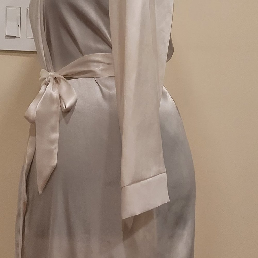 Satin Robe - Picture 9 of 10